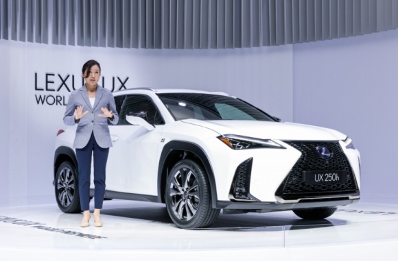 Chika Kako i Lexus zmieniają reguły gry LIFESTYLE, Motoryzacja - Chika Kako należy do najbardziej inspirujących kobiet w branży motoryzacyjnej. Stanowisko głównego inżyniera zajęła jako pierwsza kobieta nie tylko w Lexusie, ale w całej Japonii.