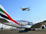 Linie Emirates prezentują nową kalkomanię Realu Madryt na kadłubie samolotu A380
