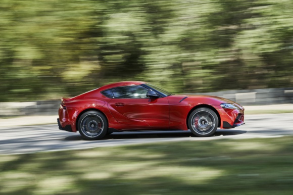 Toyota Supra pokona Nürburgring w 7:40? Jej twórca nie ma wątpliwości LIFESTYLE, Motoryzacja - Nowa Toyota GR Supra jeszcze nie przejechała pomiarowego okrążenia na torze Nürburgring, ale główny inżynier modelu, Tetsuya Tada ocenia, że auto będzie naprawdę szybkie i wykręci czas znacznie lepszy niż BMW Z4.