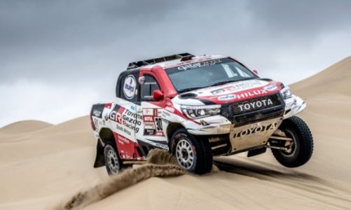 Fernando Alonso przetestuje dakarową Toyotę Hilux w RPA