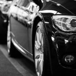 Sprzedawcy samochodów pokontraktowych chwalą kary za przekręcanie liczników