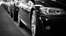 Sprzedawcy samochodów pokontraktowych chwalą kary za przekręcanie liczników