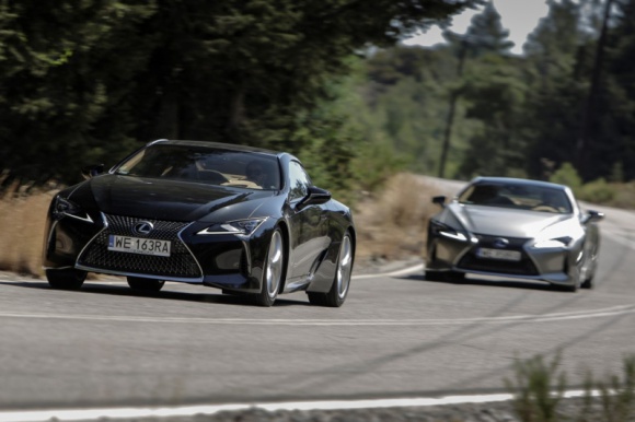 Następca Lexusa LFA jeszcze w tym roku? LIFESTYLE, Motoryzacja - To już niemal pewne. Lexus pracuje nad wyraźnie mocniejszą i bardziej ekstremalną odsłoną modelu LC. A ostatnie reakcje przedstawicieli japońskiej marki tylko zdają się to potwierdzać.