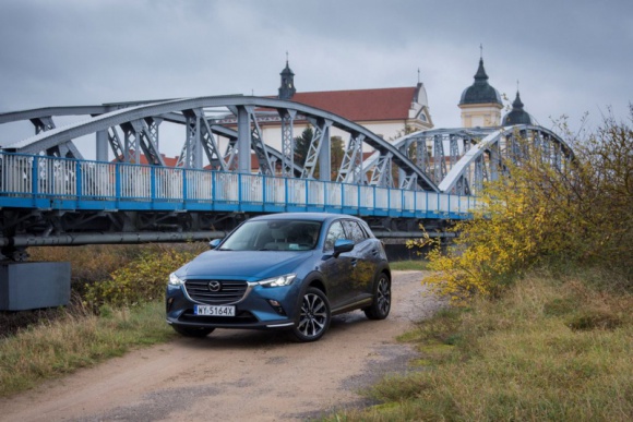 Mazda zachęca do odpoczynku i proponuje miejsca na majówkę LIFESTYLE, Motoryzacja - Slow Road to przełamujący konwencje projekt, który czerpie z fundamentów filozofii slow life – poszukiwania wyciszenia i odpoczynku w bliskości z naturą, jednocześnie mocno związany z dewizą projektowania samochodów Mazdy, gdzie „mniej znaczy więcej” w każdym wymiarze.