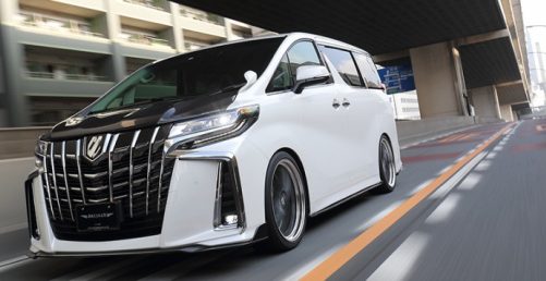 Japończycy już tuningują nowego minivana Lexusa