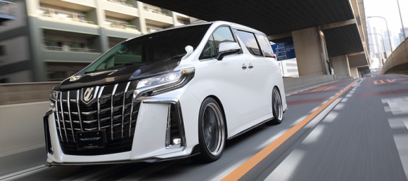 Japończycy już tuningują nowego minivana Lexusa