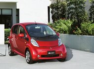 Mitsubishi świętuje dekadę i-MiEV – pioniera elektromobilności