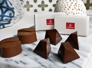 Światowy Dzień Czekolady: co roku linie Emirates przewożą ponad 11 mln kawałków wyśmienitej czekolady i innych czekoladowych słodkości wydarzenia, towary konsumpcyjne - Piątek, 5 lipca 2019 r. – Warszawa, Polska -