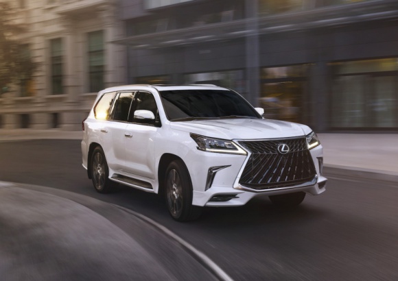 Lexus LX debiutuje w sportowym wydaniu