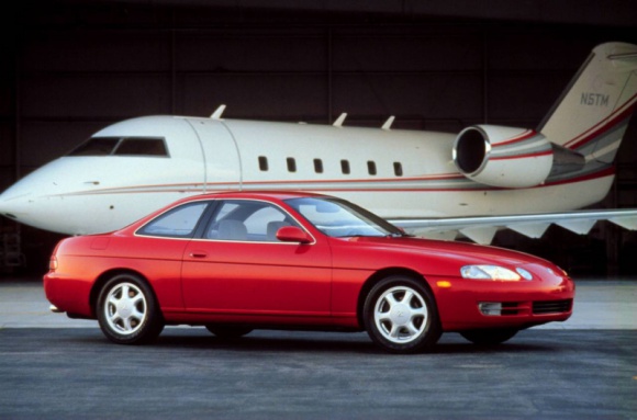 Lexus SC - historia pierwszego coupé japońskiej marki LIFESTYLE, Motoryzacja - Luksusowe limuzyny i wygodne SUV-y mogą być podstawą ofert producentów aut klasy premium, ale to sportowe coupé są klejnotami w ich koronach.