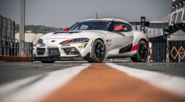 Toyota GR Supra GT4. Gdzie można ścigać się nową wyścigówką Toyoty? LIFESTYLE, Motoryzacja - Toyota GR Supra GT4 może być przepustką do świata wielkich wyścigów. Najlepsze tory świata i niesamowita rywalizacja z innymi autami tej klasy to nie jedyna możliwość ścigania się w najnowszym aucie kategorii GT4.