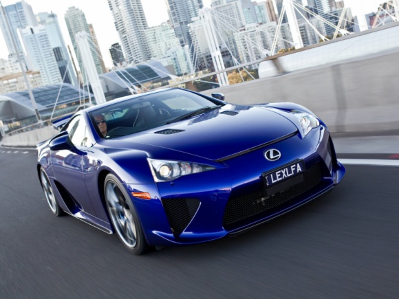 Jeremy Clarkson fanem Lexusa LFA.