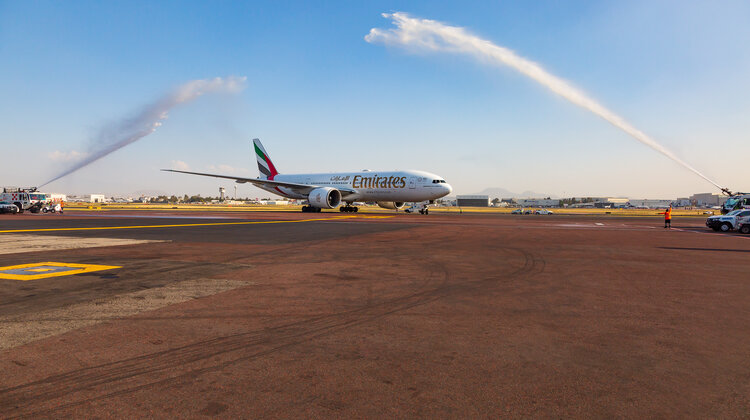 Linie Emirates latają do Meksyku