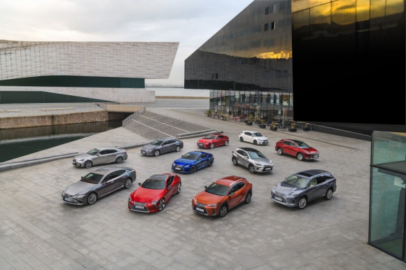 Lexus zdobywa nagrodę za obsługę klienta LIFESTYLE, Motoryzacja - Lexus zdobył w tym roku wiele nagród - japońska marka wygrywała w badaniach American Customer Satisfaction Index czy What Car? Reliability Survey.
