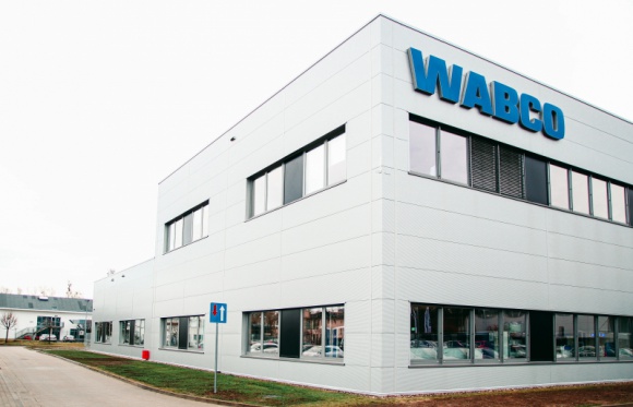 WABCO otwiera we Wrocławiu globalne Centrum Testowe BIZNES, Motoryzacja - WABCO Holdings Inc., globalny dostawca technologii, które poprawiają bezpieczeństwo, wydajność i łączność pojazdów użytkowych, otworzył we Wrocławiu Globalne Centrum Testów.