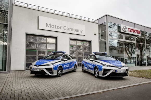 Toyota Mirai na patrolu w Berlinie