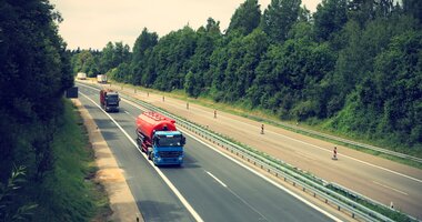 Telematyka – kierowcy ciężarówek z Polski pracują mimo trudności, jakie stawia przed nimi koronawirus
