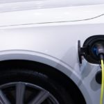 Energa poszerzy sieć ładowania pojazdów elektrycznych o oświetlenie uliczne