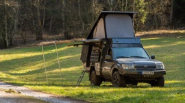 Toyota Land Cruiser 100 kamper - idealny samochód wyprawowy LIFESTYLE, Motoryzacja - Każdy ma już chyba dość siedzenia w domu i z utęsknieniem czekamy na moment, gdy będziemy mogli opuścić nasze cztery kąty i wyjechać.