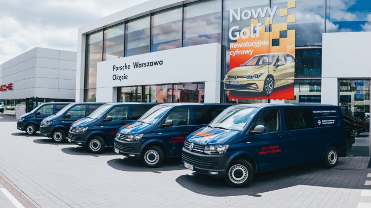 Volkswagen Financial Services przekazał OSP 30 VW Transporterów