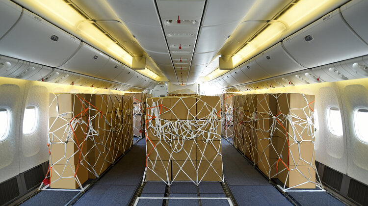 Emirates oferują dodatkową pojemność ładunkową dzięki modyfikacjom kabin klasy ekonomicznej