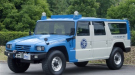 Toyota Mega Cruiser zadebiutowała 25 lat temu LIFESTYLE, Motoryzacja - Toyota Mega Cruiser, potężna japońska terenówka zbudowana z myślą o armii, ujrzała światło dzienne 25 lat temu. Kiedy auto zostało zaprezentowane w 1995 roku, już sama nazwa zapowiadała coś niesamowitego.