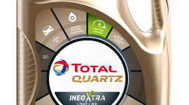 Nowe etykiety oraz kształt opakowań olejów silnikowych Total Quartz