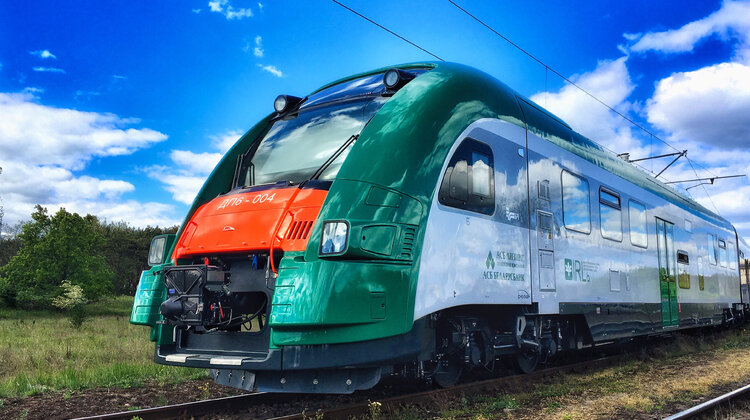 Grupa Santander i KUKE wspierają ekspansję Pesy na białoruskim rynku handel, przemysł ciężki - Ponad 32 mln euro otrzyma bydgoska Pesa za dostawę kolejnych trzech nowoczesnych pociągów na Białoruś w kontrakcie eksportowym ubezpieczanym i finansowanym przez KUKE i Grupę Santander.