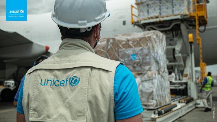 UNICEF dostarcza ratującą życie pomoc do ponad 100 krajów walczących z pandemią zdrowie, sprawy społeczne - 
