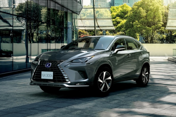 Lexus NX w nowych wersjach