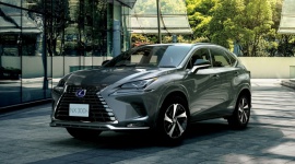 Lexus NX w nowych wersjach LIFESTYLE, Motoryzacja - NX, czyli jeden z najpopularniejszych modeli Lexusa doczekał się dwóch nowych wersji. Specjalne odmiany Spice & Chic oraz Cool & Bright wprowadzają w SUV-ie nowy wygląd, szersze wyposażenie standardowe i już trafiły do salonów marki.