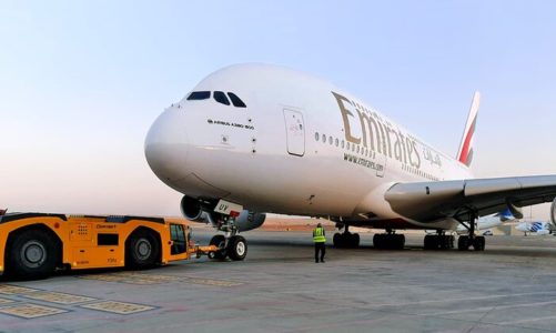Linie Emirates wysyłają na trasę do Kantonu swój flagowy samolot A380