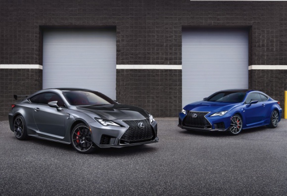 Lexus RC F w bardzo limitowanej serii. Na drogi wyjedzie tylko 60 egzemplarzy LIFESTYLE, Motoryzacja - Lexus udoskonala sportowe coupé RC F na rok modelowy 2021. Najistotniejszą nowością jest ściśle limitowana seria Fuji Speedway Edition, którą będzie można wybrać na amerykańskim rynku.