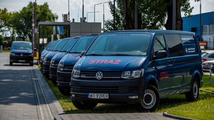 Strażacy ochotnicy pokonali już 80 tys. kilometrów z VWFS praca, sprawy społeczne - Po pierwszych trzech miesiącach akcji samochody udostępnione bezpłatnie przez Volkswagen Financial Services trzydziestu Ochotniczym Strażom Pożarnym przejechały już łącznie ponad 80 tys. kilometrów i były wsparciem dla strażaków w ponad tysiącu interwencji i wyjazdów.