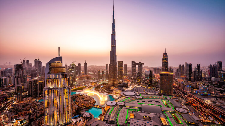 Linie Emirates zwiększają wygodę klientów korzystających z dłuższych postojów w Dubaju