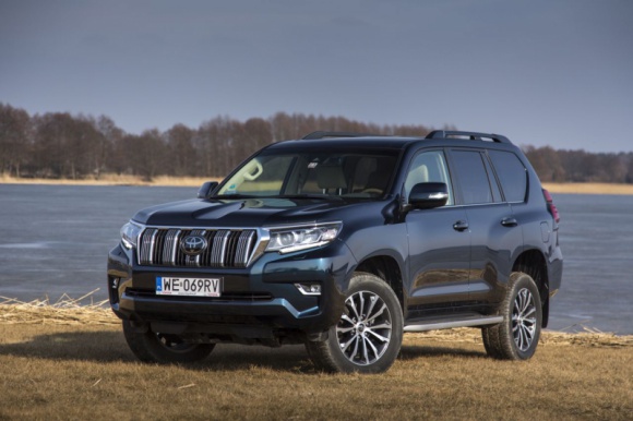 Nie tylko Land Cruiser – duże SUV-y 4×4 Toyoty i Lexusa z różnych stron świata