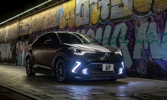 Hybrydowa Toyota C-HR z pakietem TRD – eksperyment brytyjskiej tunerki