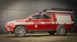 Niezniszczalny pickup na służbie. Toyota Hilux z zabudową dla straży pożarnej