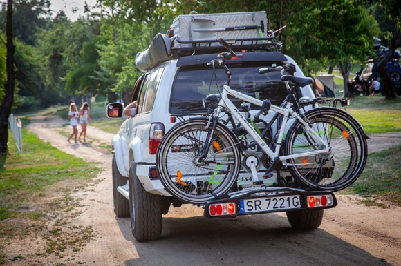 Poradnik podróżnika. Jak spakować wszystko, co potrzebne? Motoryzacja, LIFESTYLE - Każdy, kto podróżował samochodem, chociaż raz spotkał się z problemem pakowania i przewożenia większego bagażu.