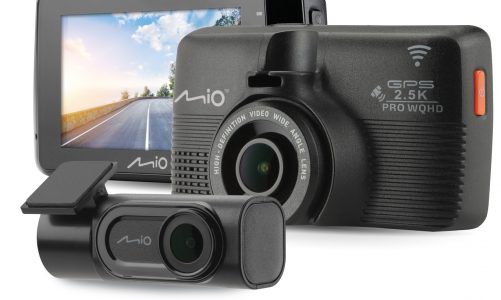 Mio MiVue 798 Dual Pro – dwie kamery dają pełen obraz sytuacji na drodze.